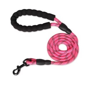 Correa resistente y elegante color rosa para perros